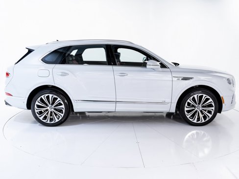 Certified 2022 Bentley Bentayga image 6