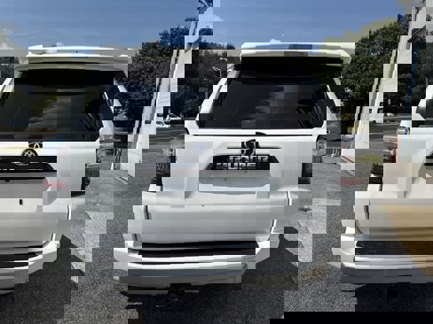 Used 2024 Toyota 4Runner TRD Off-Road image 8