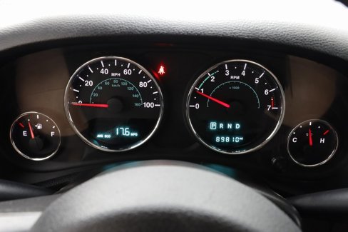 Used 2015 Jeep Wrangler Unlimited Rubicon image 8