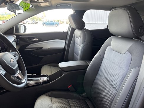 New 2025 Chevrolet Trax LT w/ Sunroof Package image 8