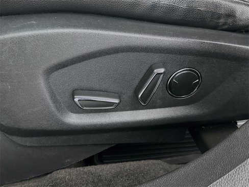 Used 2016 Ford Explorer XLT w/ Equipment Group 202A image 20