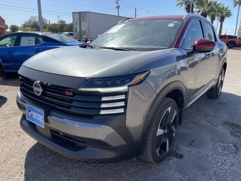 Used 2025 Nissan Kicks SR image 3