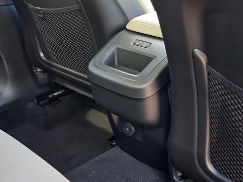 New 2026 Volvo XC60 B5 Plus w/ Protection Package Premier image 38