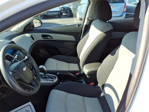 Used 2014 Chevrolet Cruze LS image 19