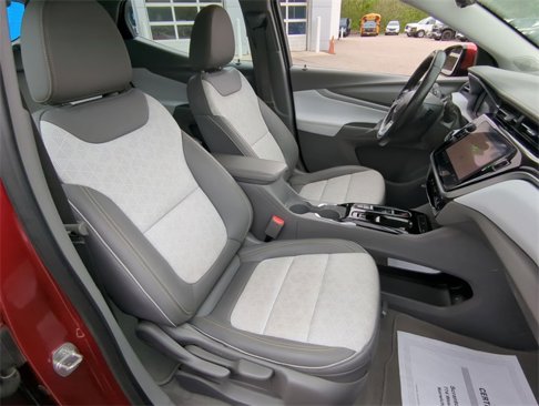 Certified 2022 Chevrolet Bolt EUV Premier w/ Sun & Sound Package image 28