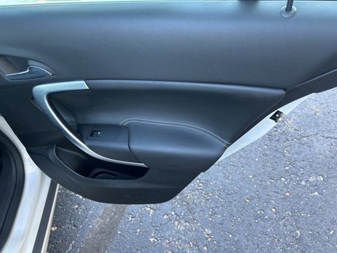 Certified 2012 Buick Regal Leather image 24