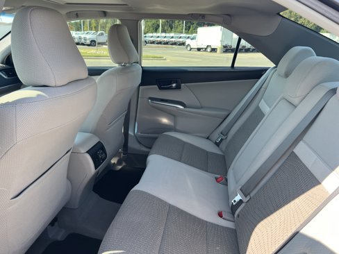 Used 2013 Toyota Camry LE image 30