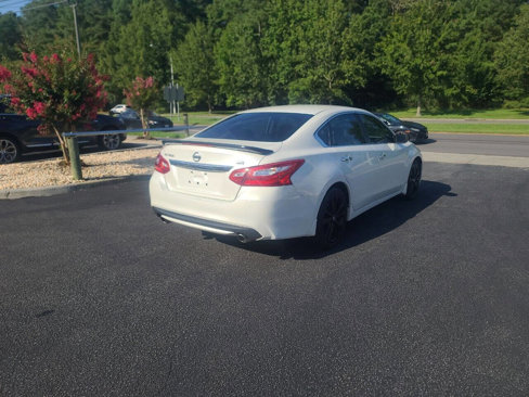 Used 2017 Nissan Altima 2.5 SR w/ Midnight Edition Package image 7