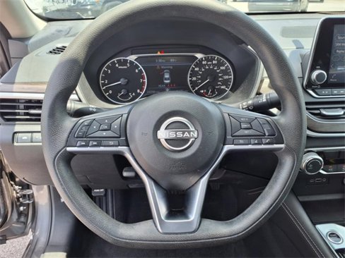 Used 2023 Nissan Altima 2.5 SV image 15