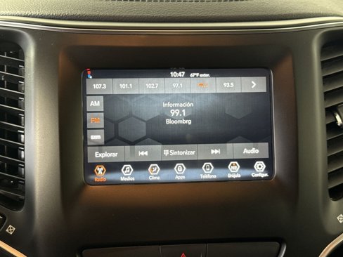 Used 2019 Jeep Cherokee Latitude Plus image 18