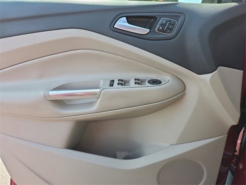 Used 2017 Ford Escape Titanium image 22