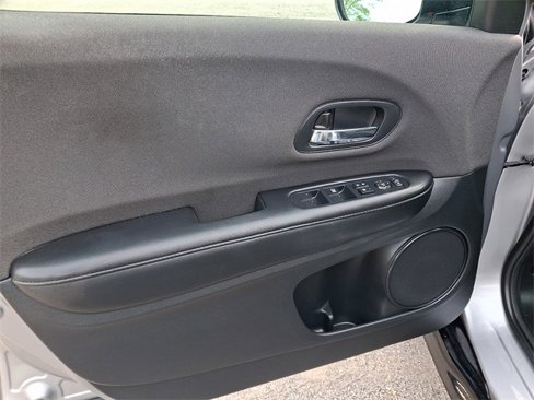 Used 2019 Honda HR-V Sport image 12
