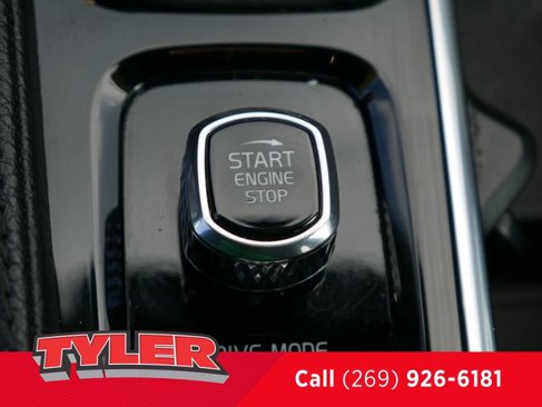 Used 2018 Volvo XC90 T6 Momentum w/ Convenience Package image 30