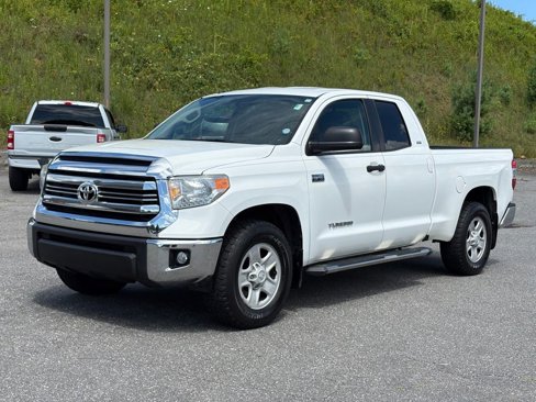 Used 2017 Toyota Tundra SR5 image 2