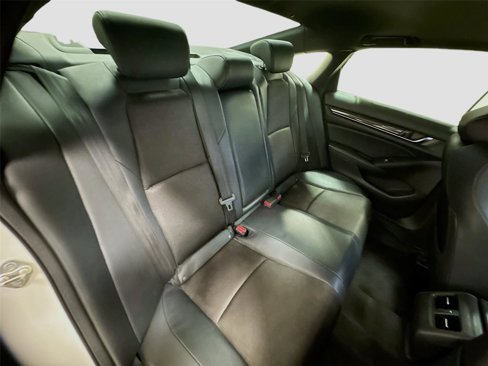 Used 2018 Honda Accord Sport image 27