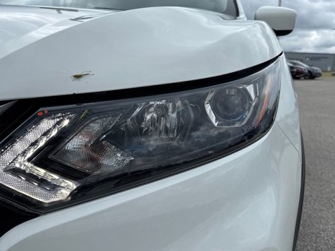 Used 2020 Nissan Rogue Sport S image 10