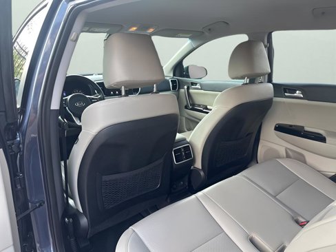 Used 2020 Kia Sportage EX image 17