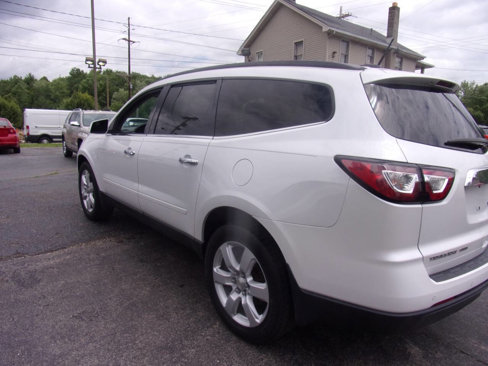 Used 2017 Chevrolet Traverse LT w/ Style and Technology Package image 9