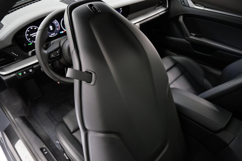 Used 2025 Porsche 911 Carrera w/ Premium Package image 31