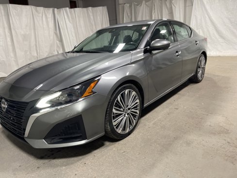 Used 2023 Nissan Altima 2.5 SL image 3