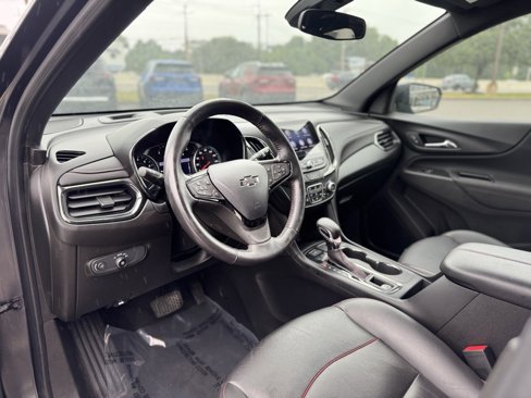 Used 2022 Chevrolet Equinox RS w/ RS Leather Package image 15