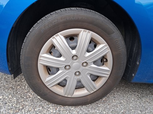 Used 2023 Kia Rio S image 2