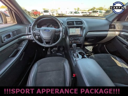 Used 2018 Ford Explorer XLT w/ XLT Appearance Package image 12