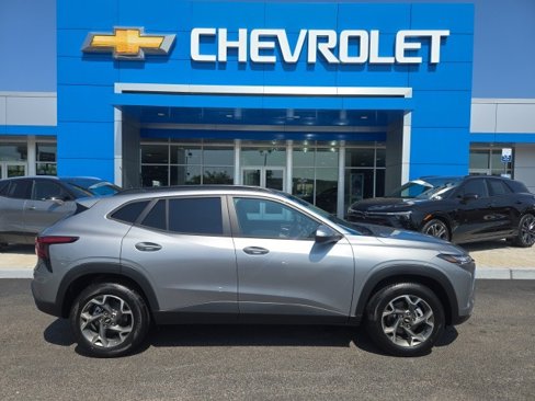 New 2025 Chevrolet Trax LT w/ Driver Confidence Package image 3