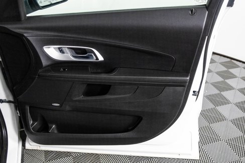 Used 2016 Chevrolet Equinox LTZ w/ Enhanced Convenience Package image 42
