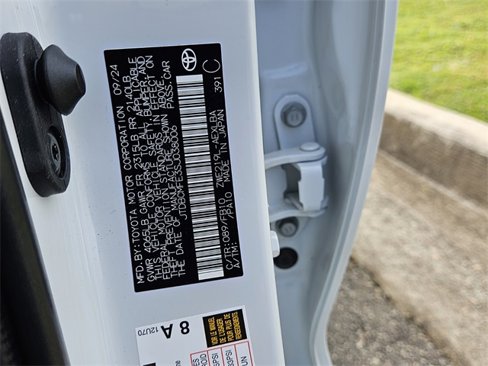 Used 2025 Toyota Corolla XLE image 18
