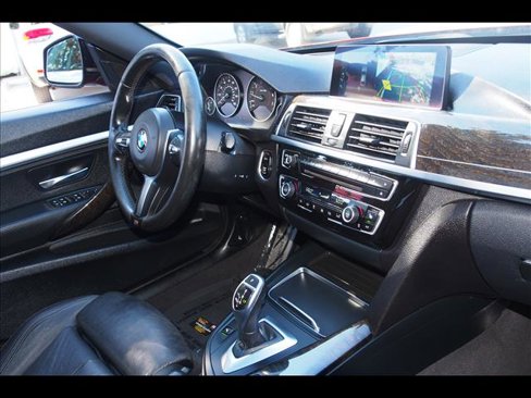 Used 2017 BMW 330i Gran Turismo xDrive image 10