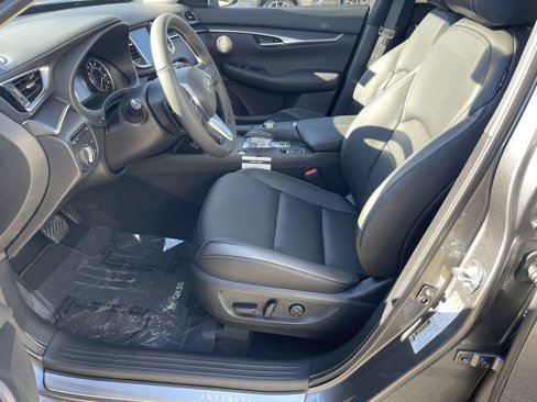 New 2025 INFINITI QX50 Luxe image 8