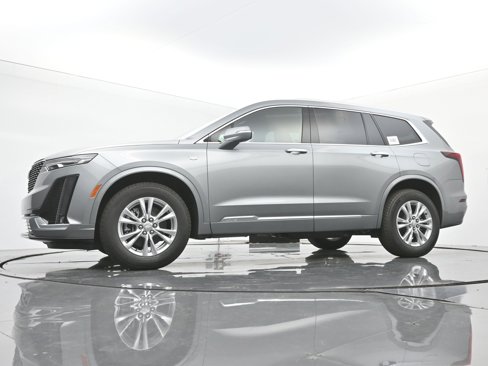 New 2025 Cadillac XT6 Luxury image 16