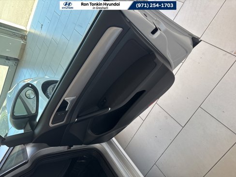 Used 2016 Volkswagen e-Golf SE image 14