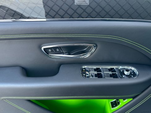 New 2025 Bentley Bentayga image 14