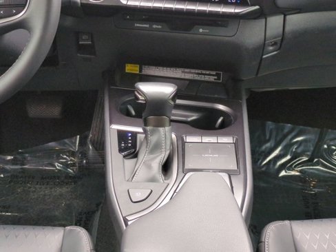 Used 2022 Lexus UX 200 image 18