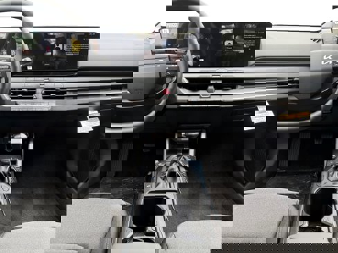 New 2025 Kia K4 LXS image 11