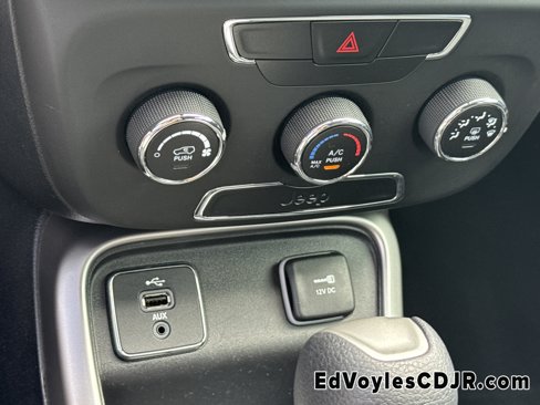 Used 2018 Jeep Compass Sport image 35