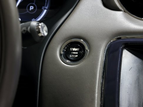 Used 2013 Jaguar XJ image 51