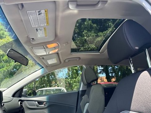 Used 2018 Hyundai Kona SEL image 21