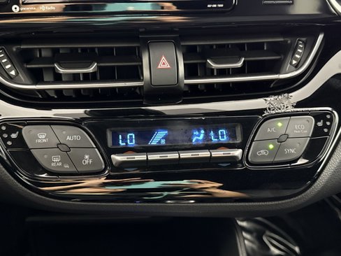 Used 2018 Toyota C-HR XLE image 20