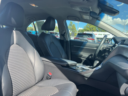 Used 2018 Toyota Camry SE image 23