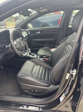 Used 2023 Kia Forte GT-Line w/ GT-Line Premium Package image 5
