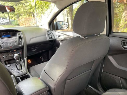 Used 2015 Ford Focus SE image 10