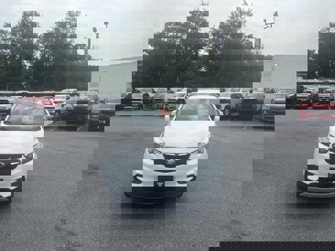 Used 2022 Buick Encore Preferred w/ Safety Package image 3