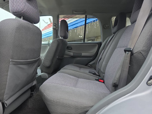 Used 2004 Chevrolet Tracker 2WD w/ Preferred Equipment Group image 7