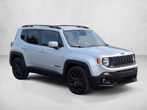 Used 2018 Jeep Renegade Altitude image 3