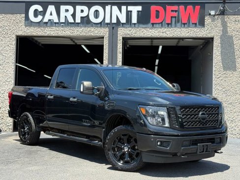 Used 2019 Nissan Titan SV w/ Midnight Edition image 2