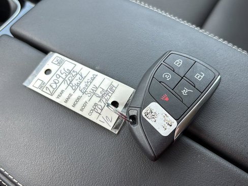 Used 2023 Buick Envision Essence image 33