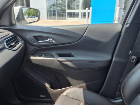 Used 2024 Chevrolet Equinox RS w/ RS Leather Package image 28
